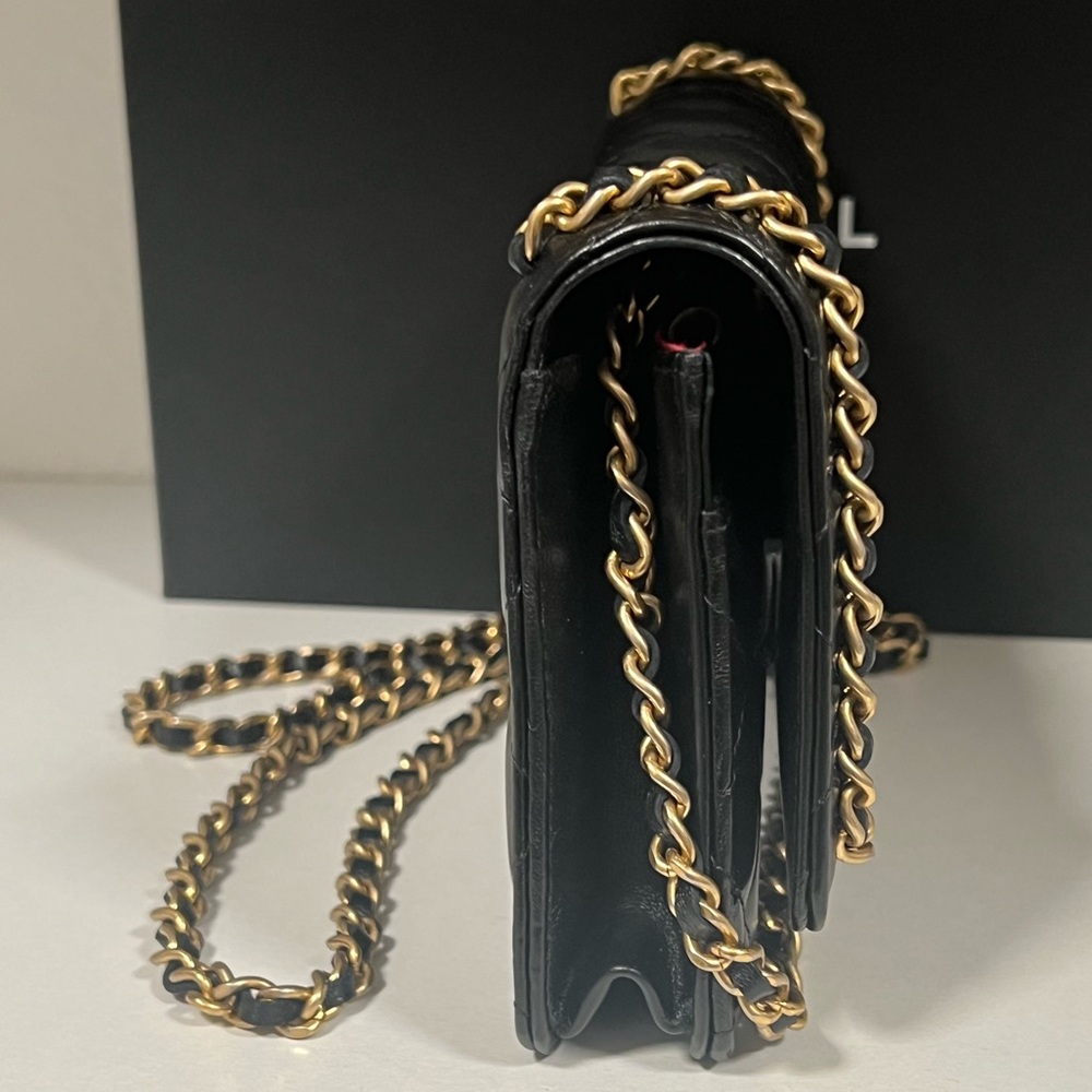Chanel - Picture 11 of 12